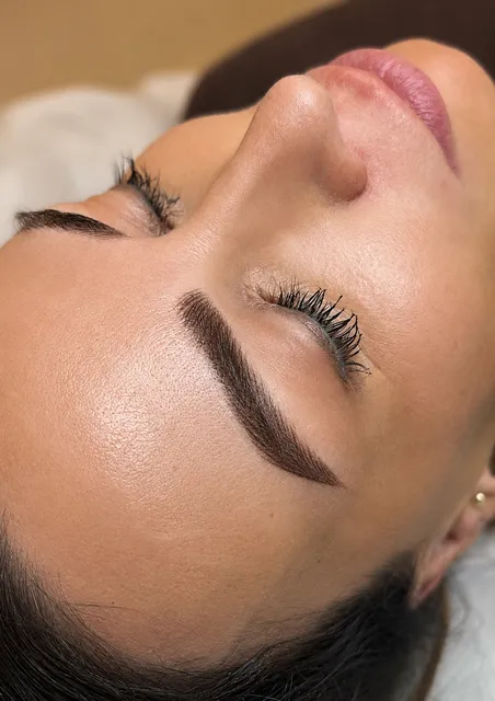 Permanentní make-up obočí metodou hairstroke — práce Veroniky, Tria Beauty Olomouc